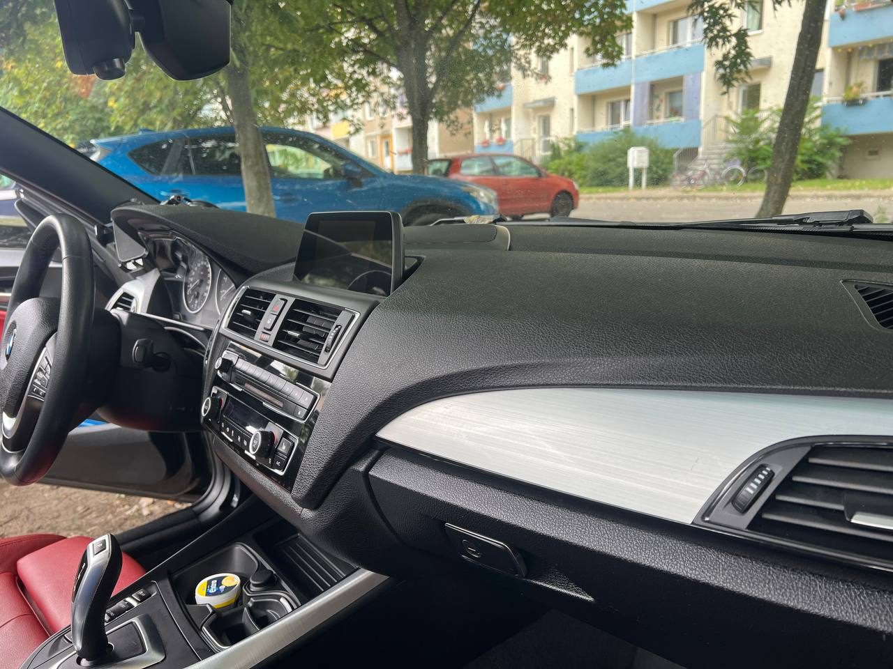 Cockpitaufnahme aus einem echten Fahrzeugauftrag